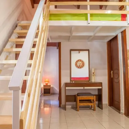 Blue House Δρέπανο